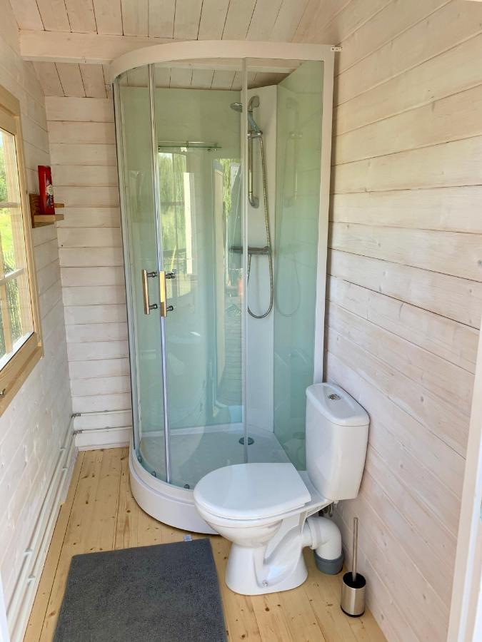 帕尔迪斯基 Pakri Poolsaare Matkaplats酒店 外观 照片